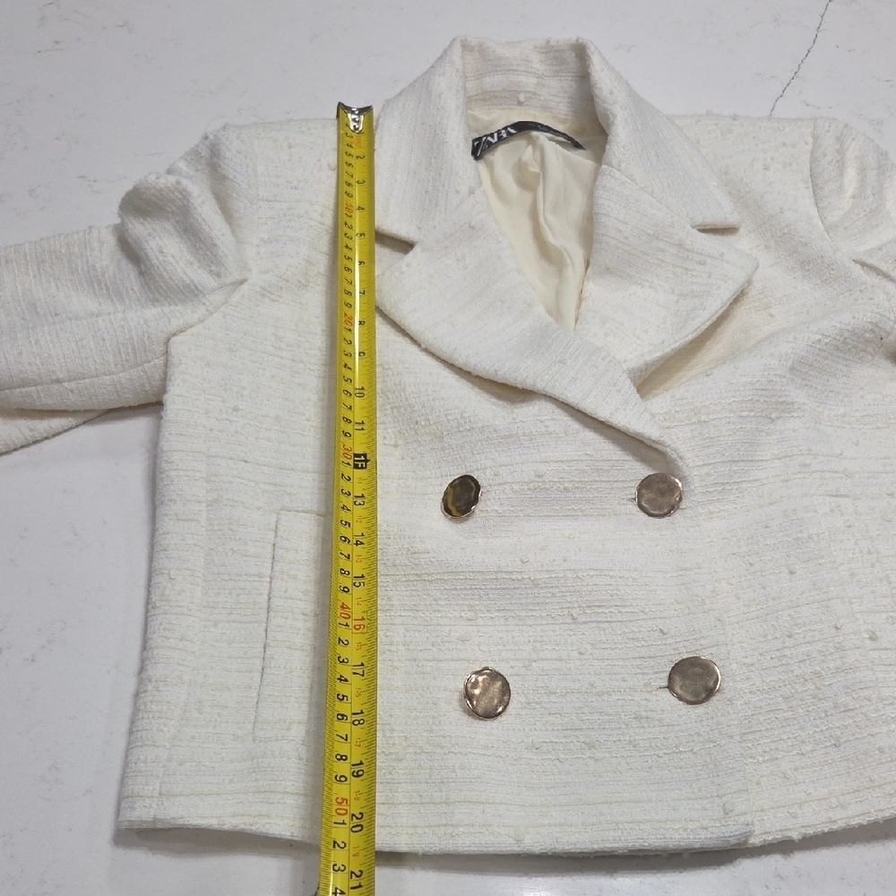 Zara Cream Textured Fabric Cropped Coat , With Shoulder Pads, Pre- Owned SzM - Picture 13 of 14